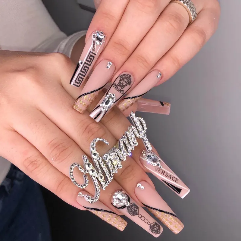 کاشت روسی و دیزاین مینا نوری