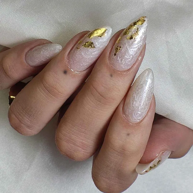 کاشت ژل صدفی و ورق طلا 