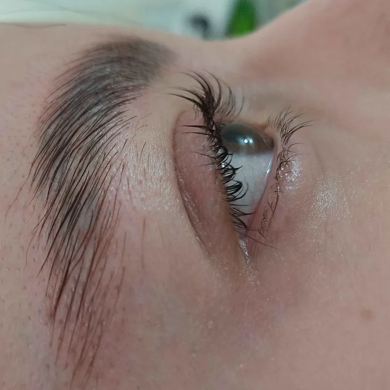 لیفت مژه و ابرو