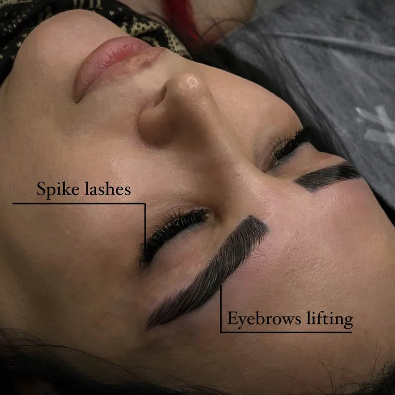 اکستنشن مژه و لیفت ابرو