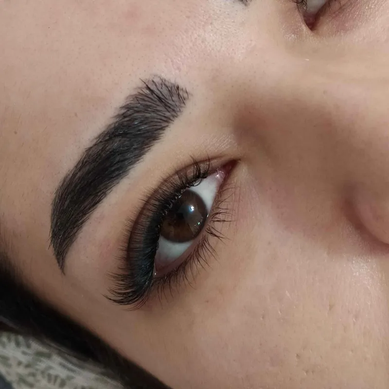 اکستنشن مژه 