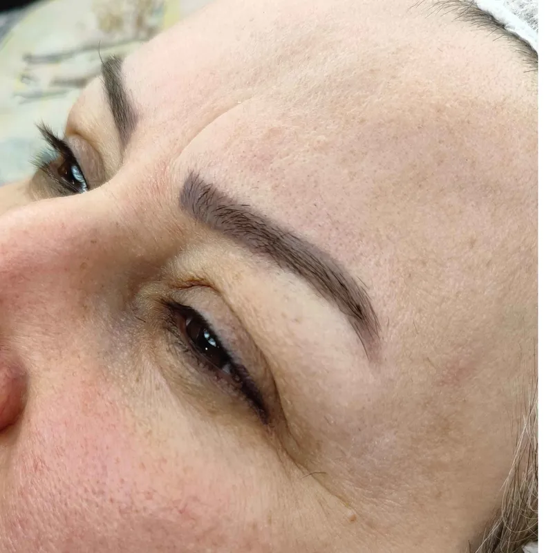 میکروبلیدینگ ابرو