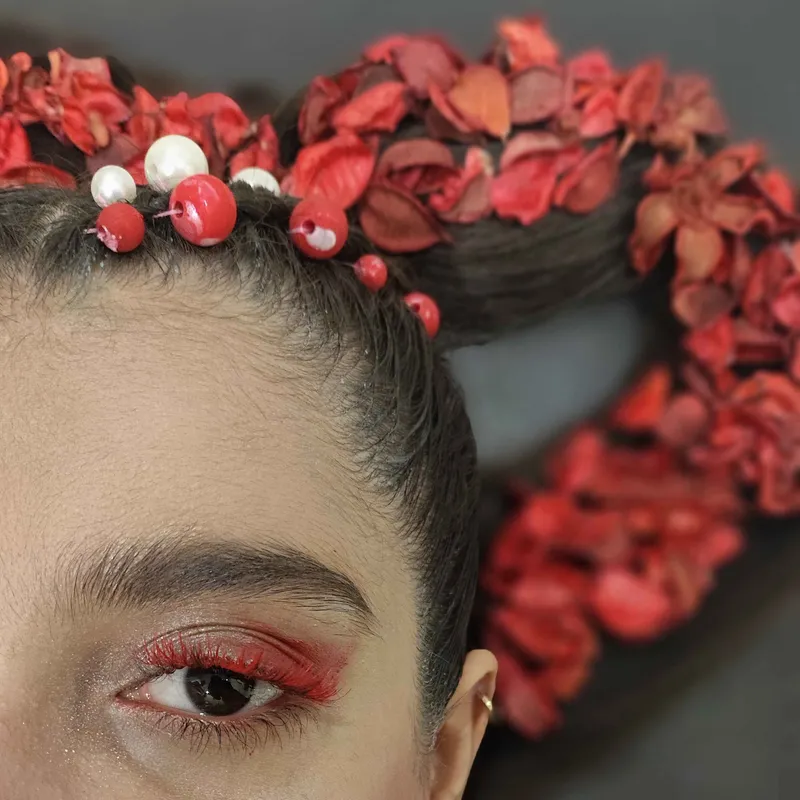 کاشت رنگی قرمز 