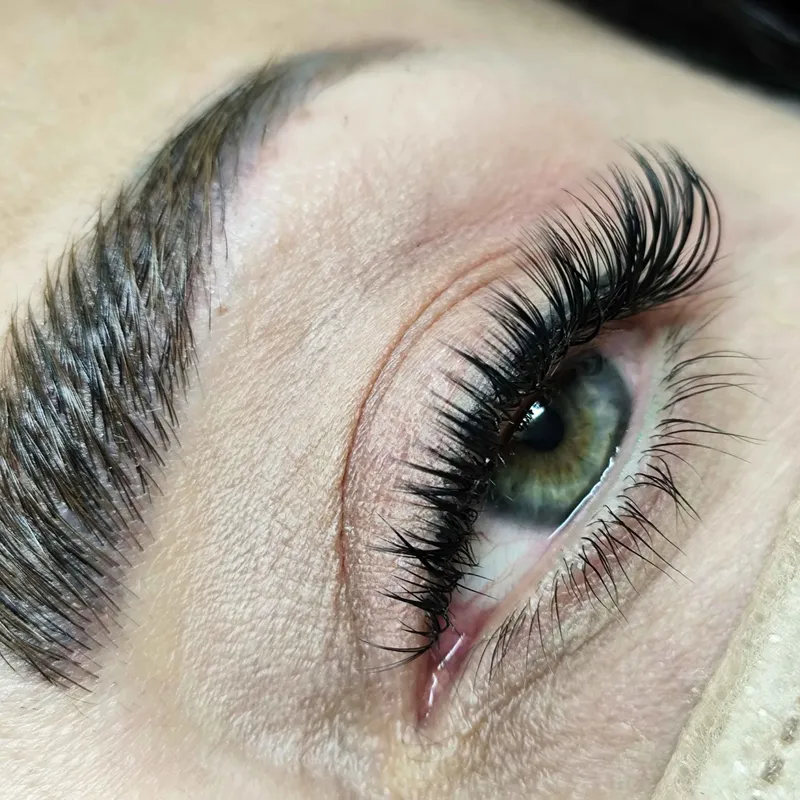 اکستنشن و لیفت ابرو