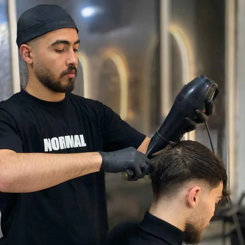 ارائه خدمات ارایشی به همراه مشاوره تخصصی