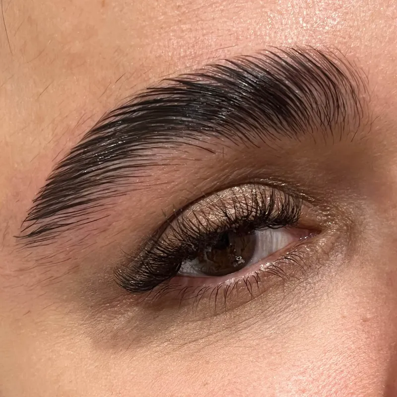 لیفت و اصلاح ابرو