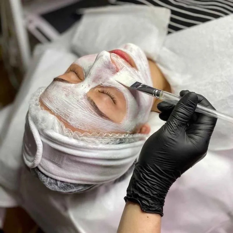 فشیال و پاکسازی تخصصی پوست