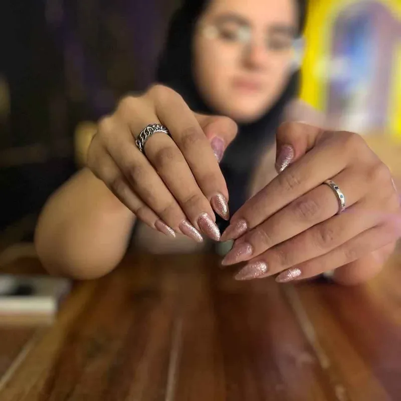 ترمیم ناخن ،لاک ژل دیسکو صورتی شاین