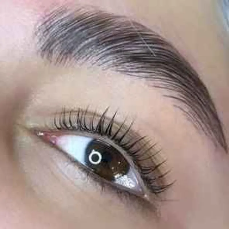 لیفت مژه و ابرو 