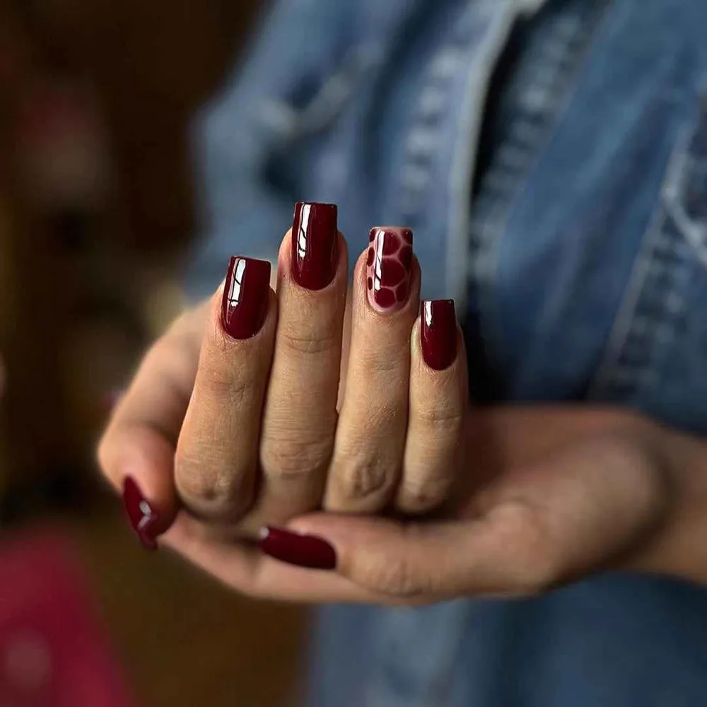 کاشت ناخن مربعی