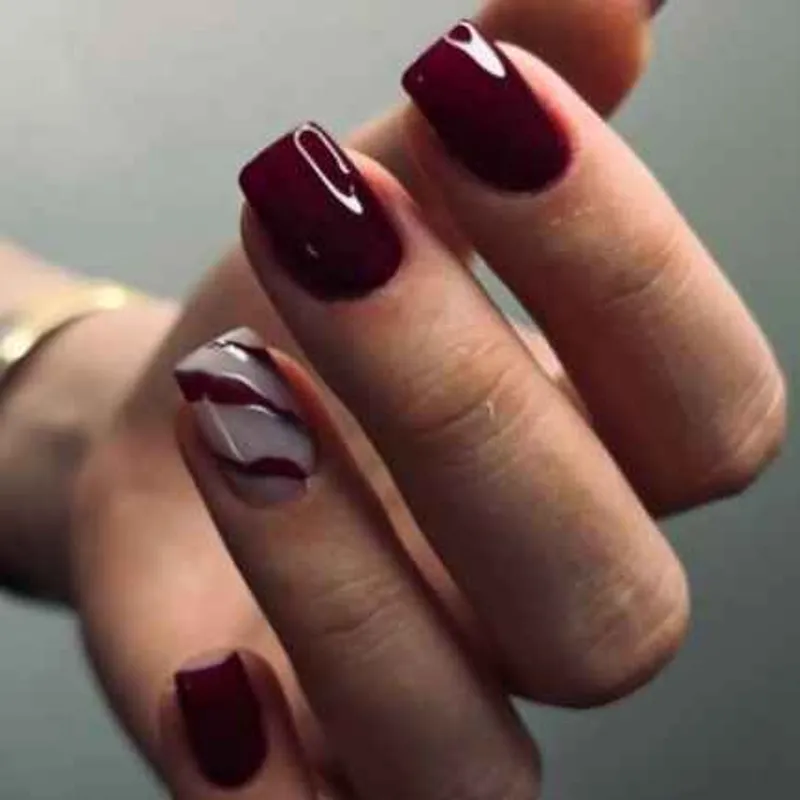 کاشت و ترمیم ناخن