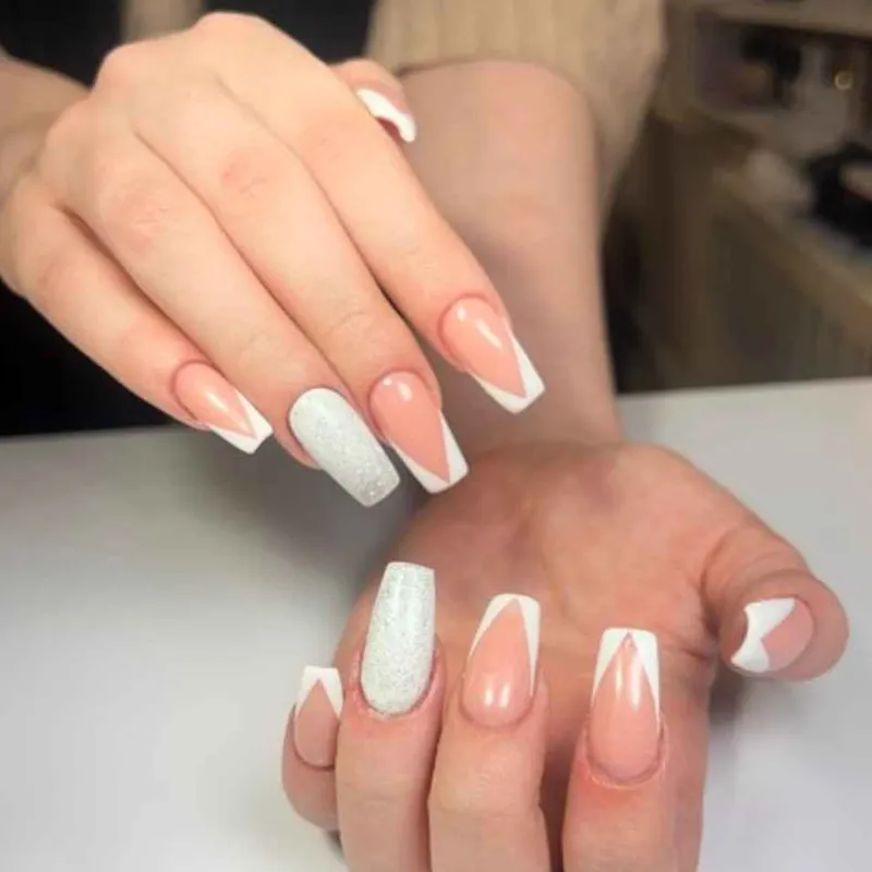 کاشت ناخن،ترمیم،لمینت،ژلیش دست و پا،ریموناخن