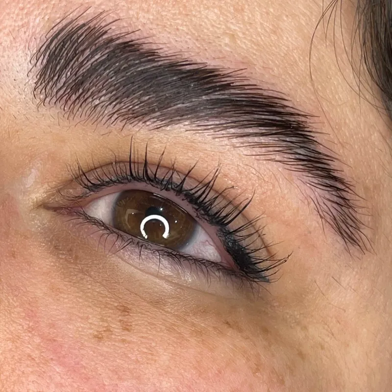 لیفت مژه و ابرو