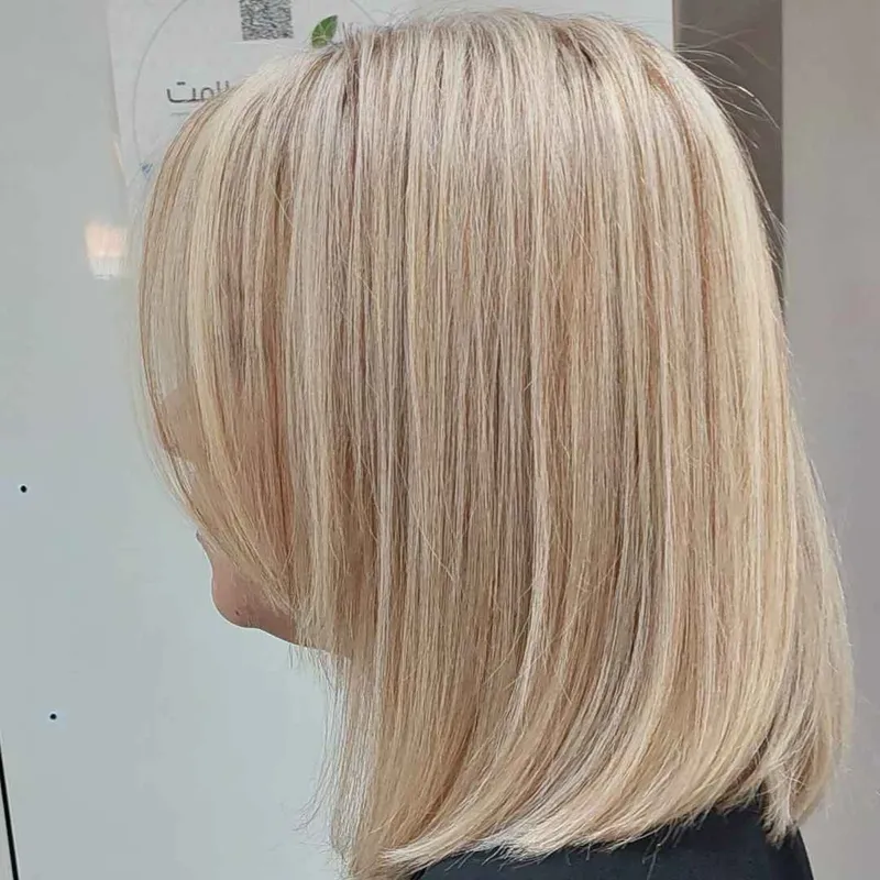 مش کرم رو زمینه عسلی 