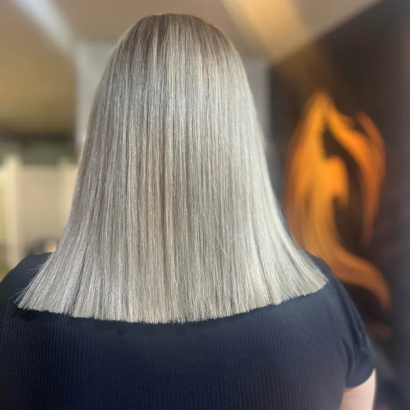 رنگ و لایت و کاشت مژه