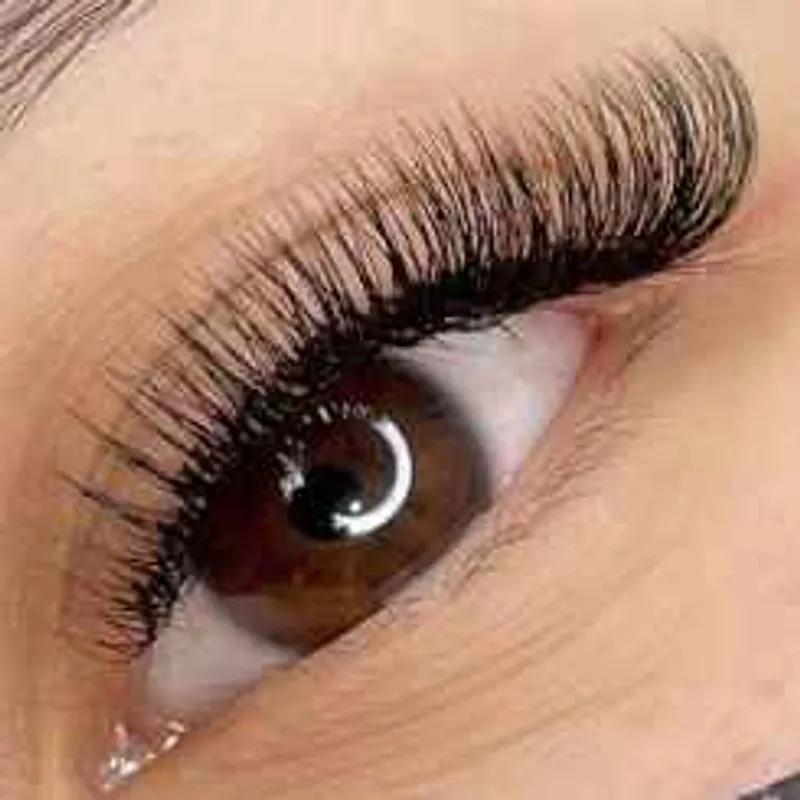 اکستنشن مژه و لیفت مژه و ابرو