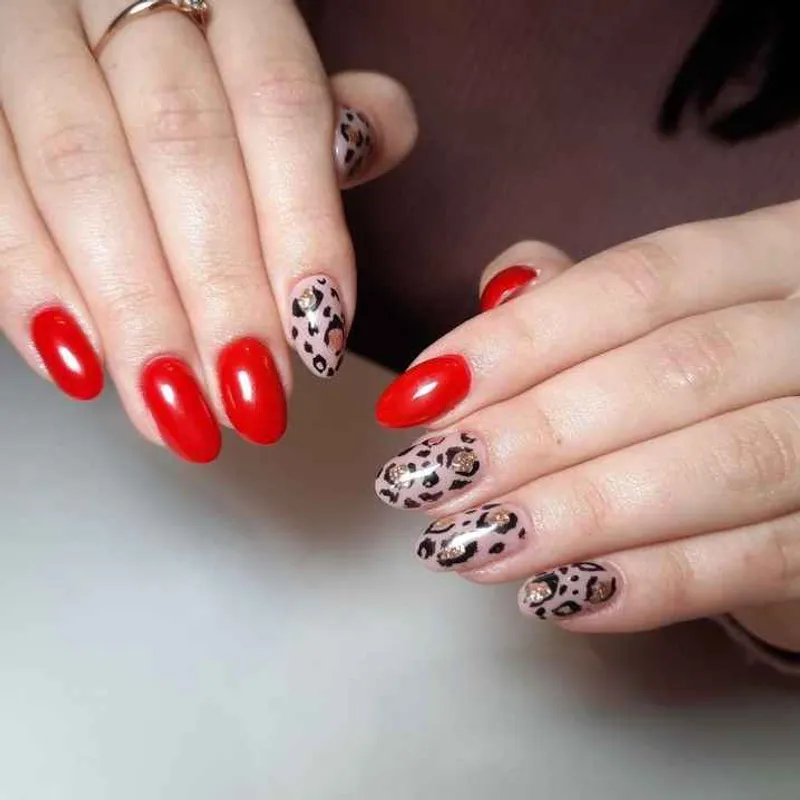 کاشت ناخن با بهترین متریال و قیمت مناسب 