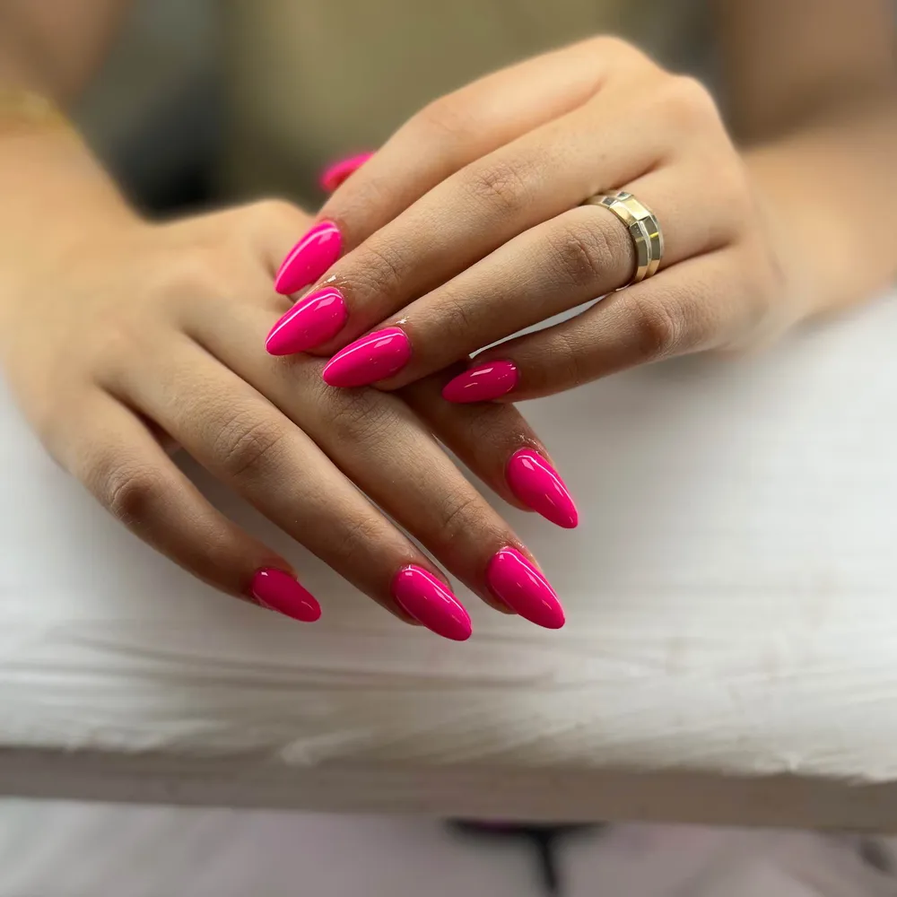 ناخن صورتی دلبر