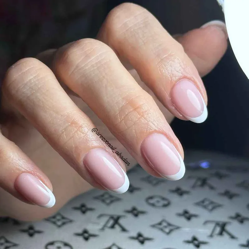 کاشت و ترمیم ناخن 