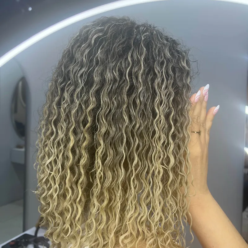 خدمات تخصصی رنگ و لایت ،کراتین،فر دائم ، اسکراب 