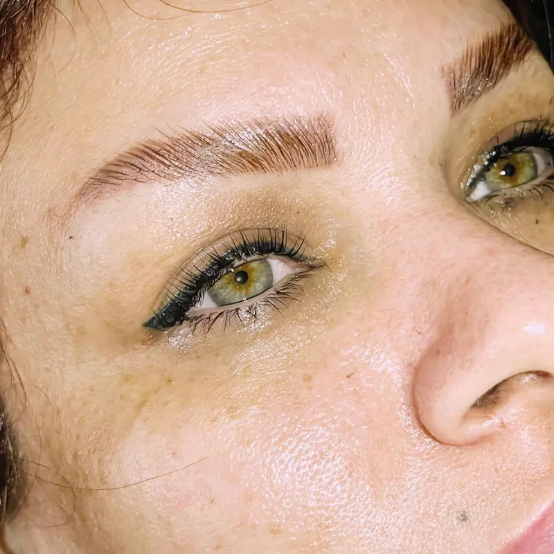 لیفت مژه و ابرو