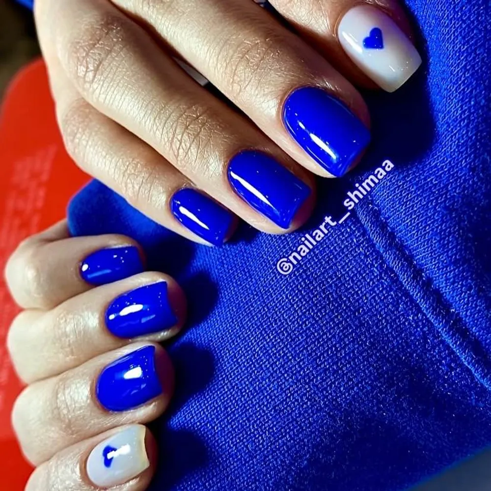 ناخن طرح آبی قلبی