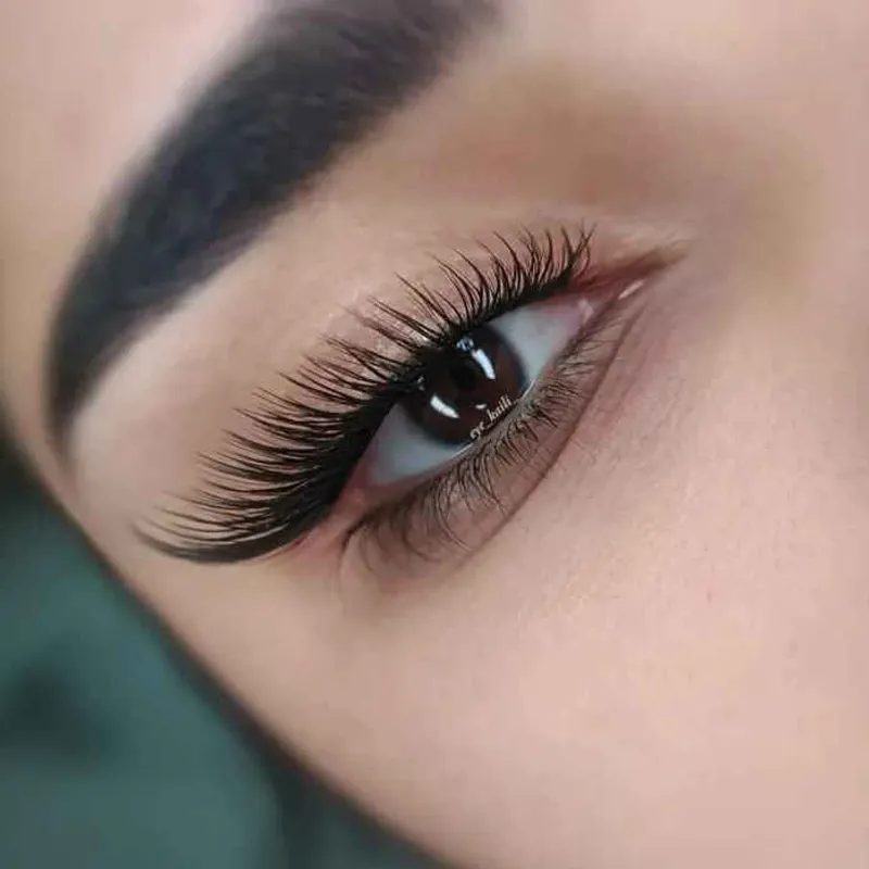 کاشت مژه و لیفت ابرو و مژه 