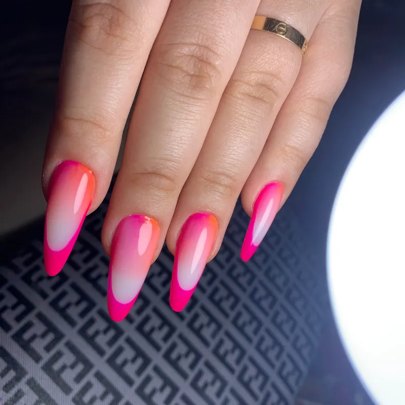 کاشت و ترمیم ناخن