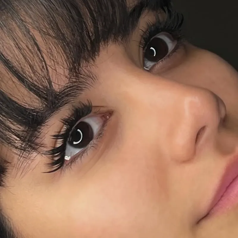 کاشت مژه و لیفت ابرو