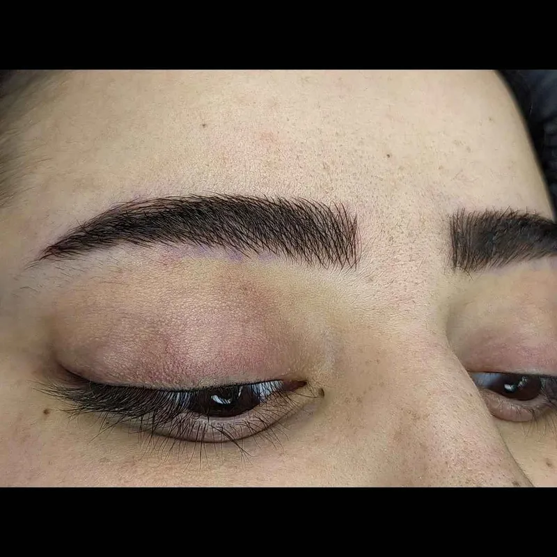 فیبروز ابرو 