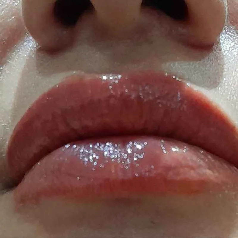 شیدینگ لب جذاب