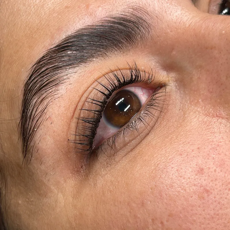 لیفت مژه و ابرو