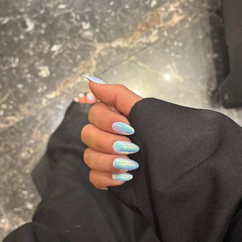 کاشت وترمیم ناخن