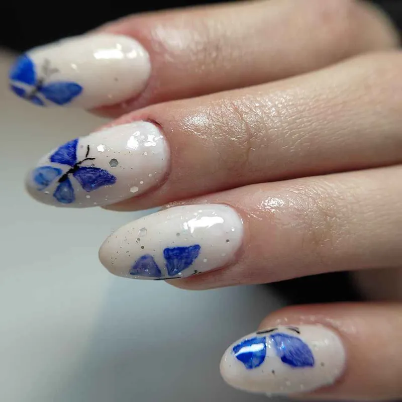 طراحی تخصصی و کاشت ناخن