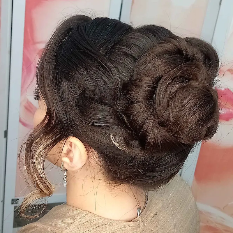 انواع شنیون موکلاسیک اروپایی