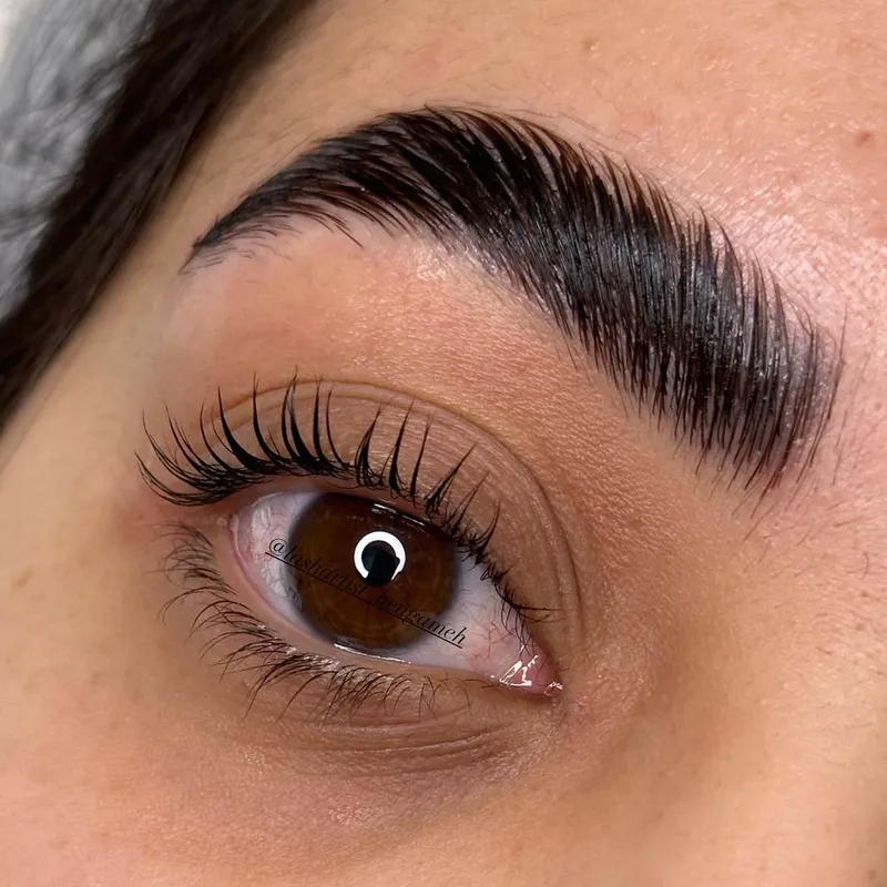 لیفت و لمینیت مژه و ابرو