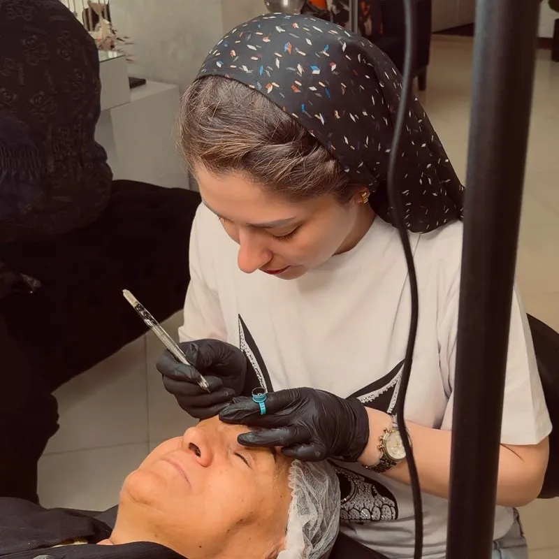 اجرای میکروبلیدینگ به روش نچرال