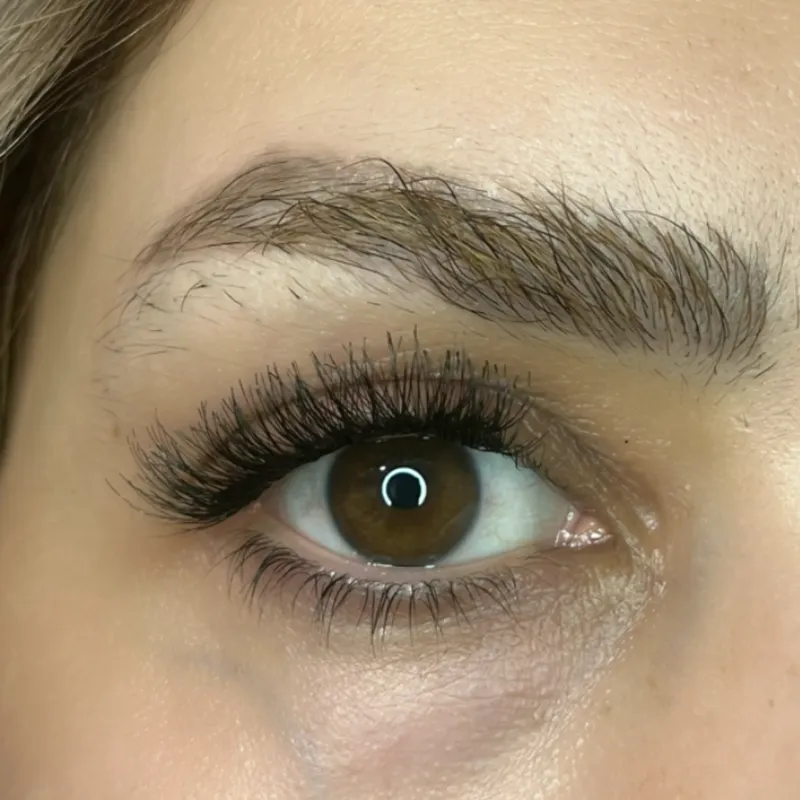 کاشت مژه هیدن کاشت مژه کلاسیک