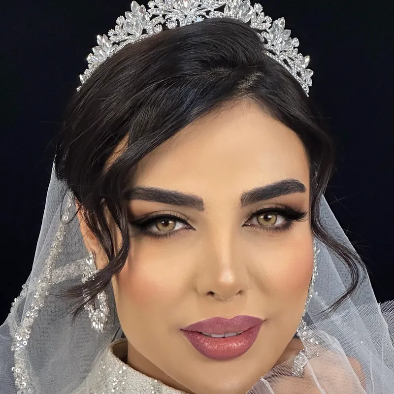 فيشال،رنگ،ميكاپ،شنيون،ناخن،پديكور