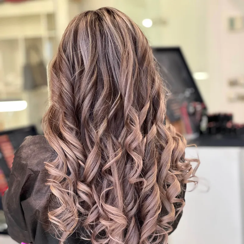 آمبره و کرلی