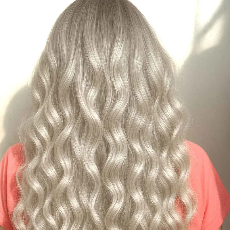 بلوند عروسکی 