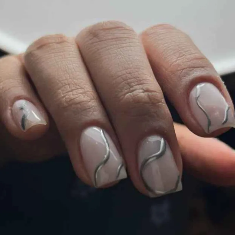 هنر من به زیبایی دستانت میرسد