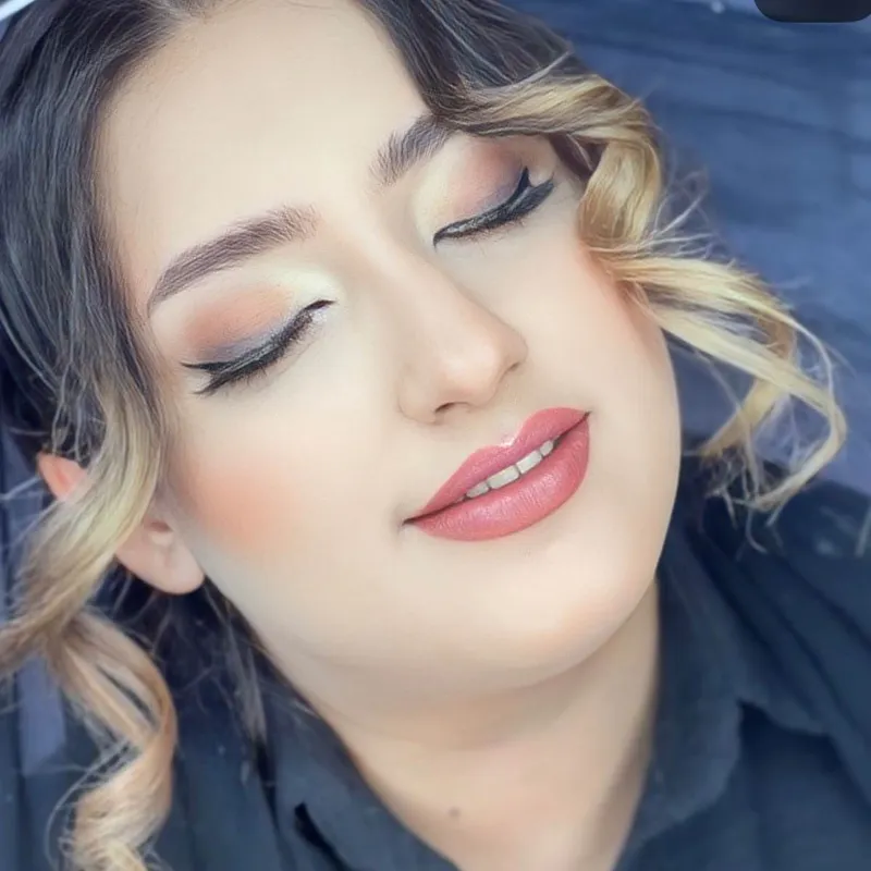 میکاپ گوشه تیره 