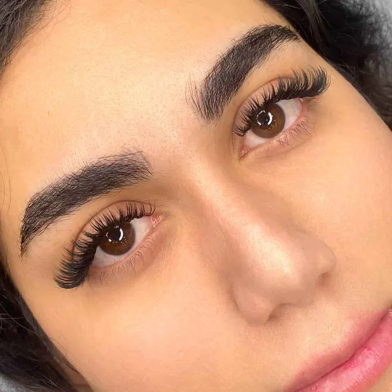 مژه اسپایکی