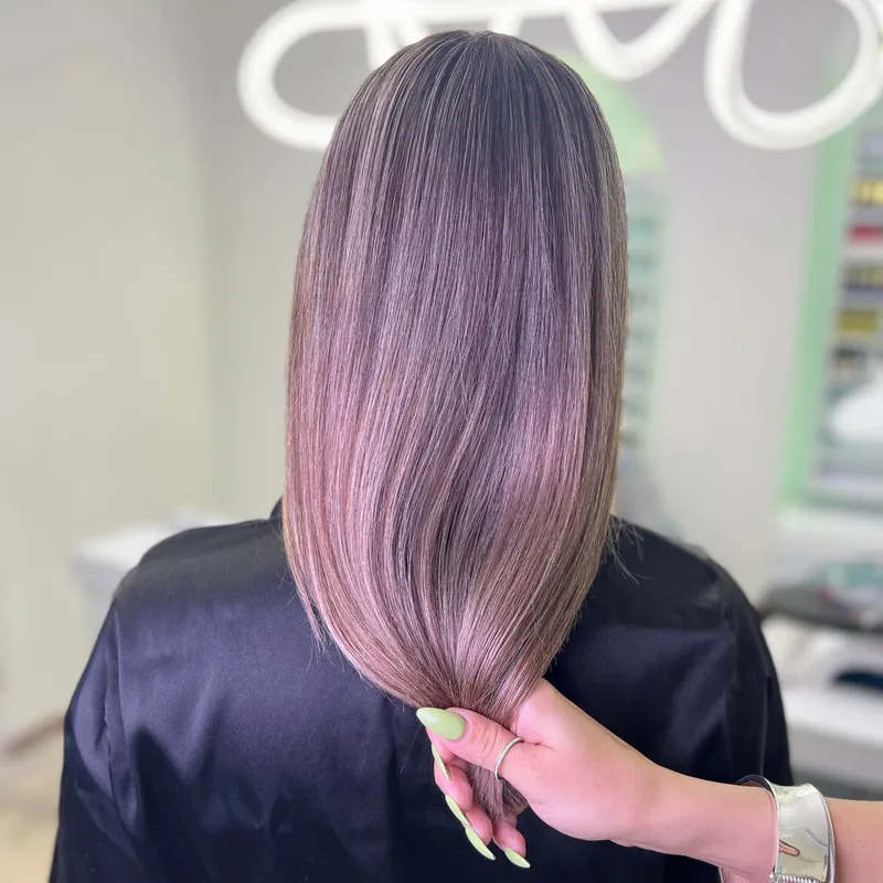 کار پروتیین تراپی موی فر بعد از شستشو 