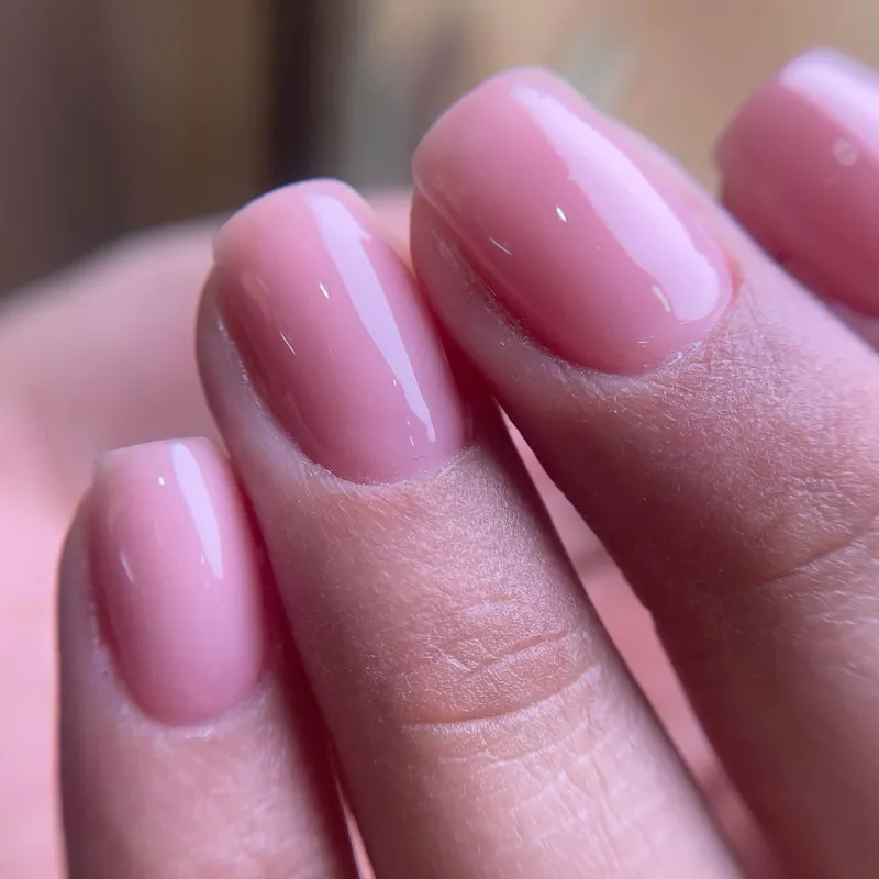 خدمات ناخن ،رنگ و لایت و کار با مواد ،کراتین و احیای مو ،میکاپ عروس