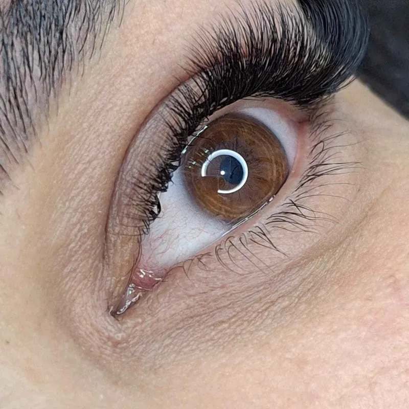 اکستنشن مژه 