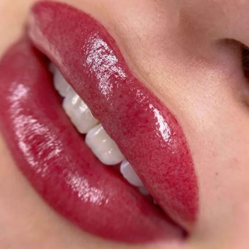 خدمات میکروبلیدینگ -شیدینگ لب -خط چشم 