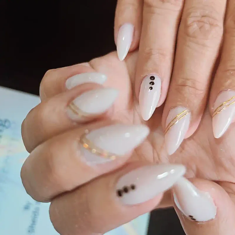 ترمیم و کاشت ناخن 