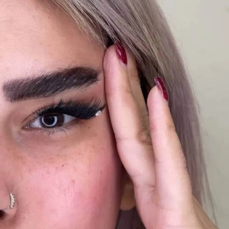 کاشت مژه ژورنالی